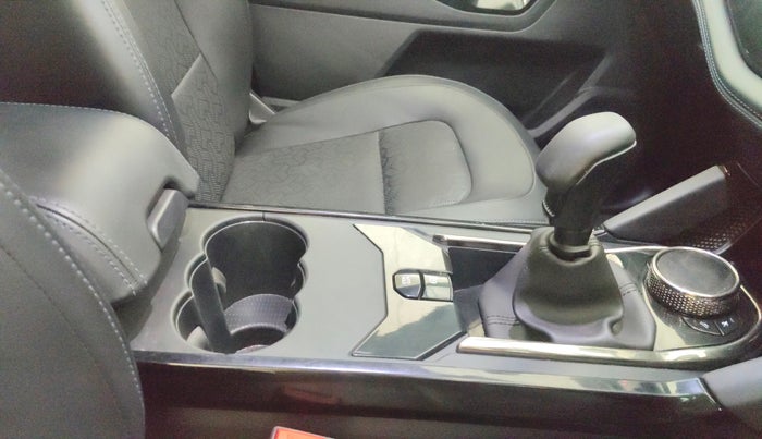 2023 Tata Harrier FEARLESS PLUS DARK EDITION, Diesel, Manual, 73,562 km, Gear Lever