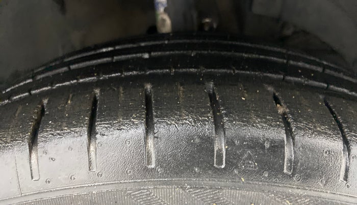 2018 Maruti Baleno ALPHA CVT PETROL 1.2, Petrol, Automatic, 54,210 km, Right Front Tyre Tread