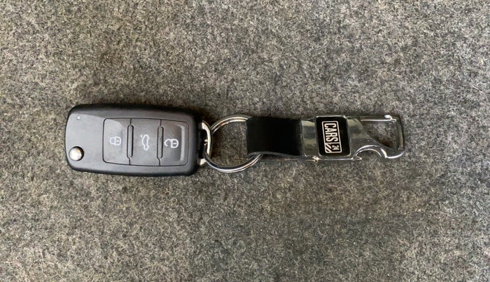 2014 Skoda Rapid 1.6 MPI MT ACTIVE, Petrol, Manual, 46,955 km, Key Close Up