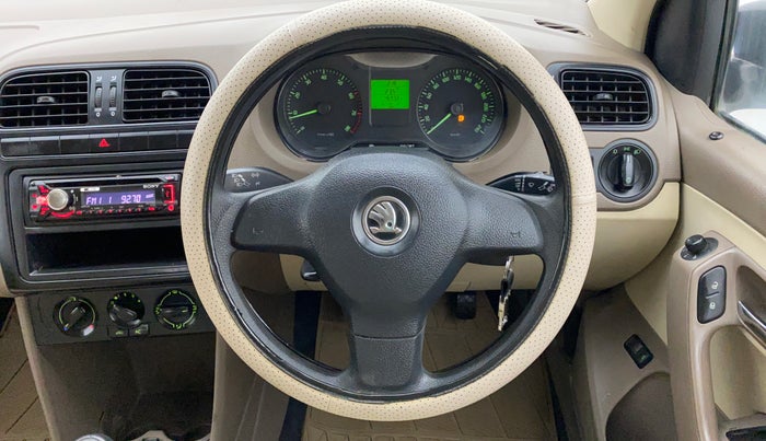 2014 Skoda Rapid 1.6 MPI MT ACTIVE, Petrol, Manual, 46,955 km, Steering Wheel Close Up