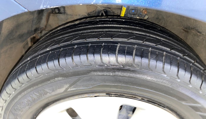 2016 Maruti Ertiga VXI CNG, CNG, Manual, 69,392 km, Left Front Tyre Tread