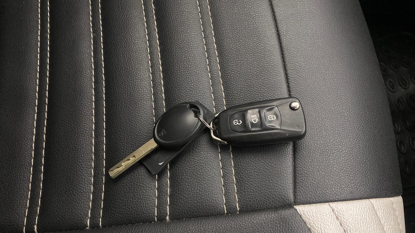 2019 Tata Tiago XZ PETROL, Petrol, Manual, 50,285 km, Key Close Up