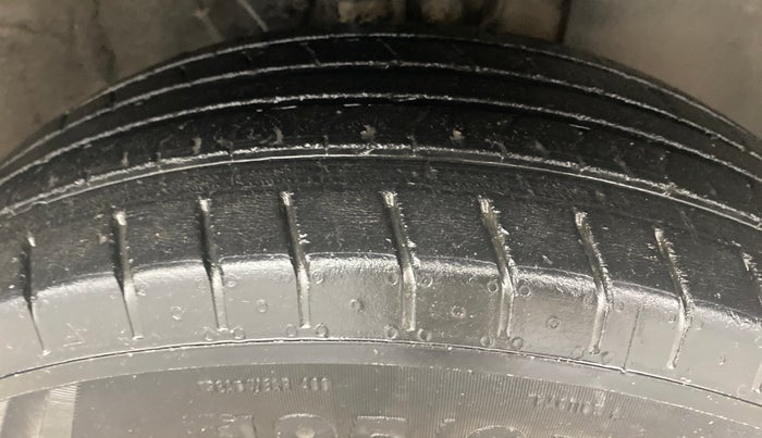 2021 Hyundai VENUE S 1.2, Petrol, Manual, 44,718 km, Right Front Tyre Tread