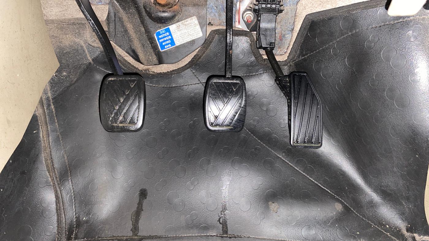 2019 Maruti Dzire VXI, Petrol, Manual, 63,555 km, Pedals