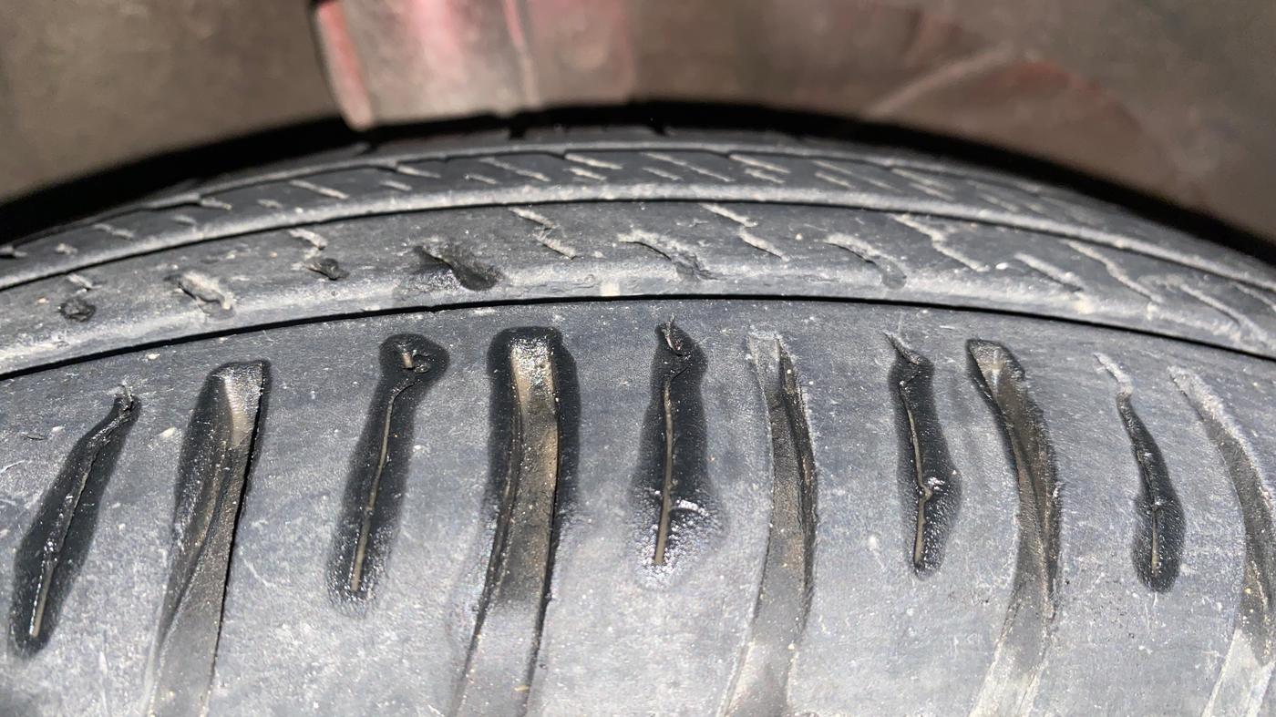 2019 Maruti Dzire VXI, Petrol, Manual, 63,555 km, Right Front Tyre Tread