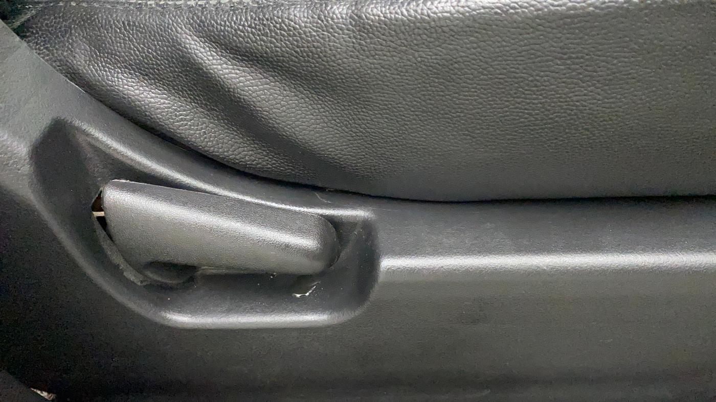 2018 Maruti Wagon R 1.0 LXI CNG, CNG, Manual, 66,027 km, Driver Side Adjustment Panel