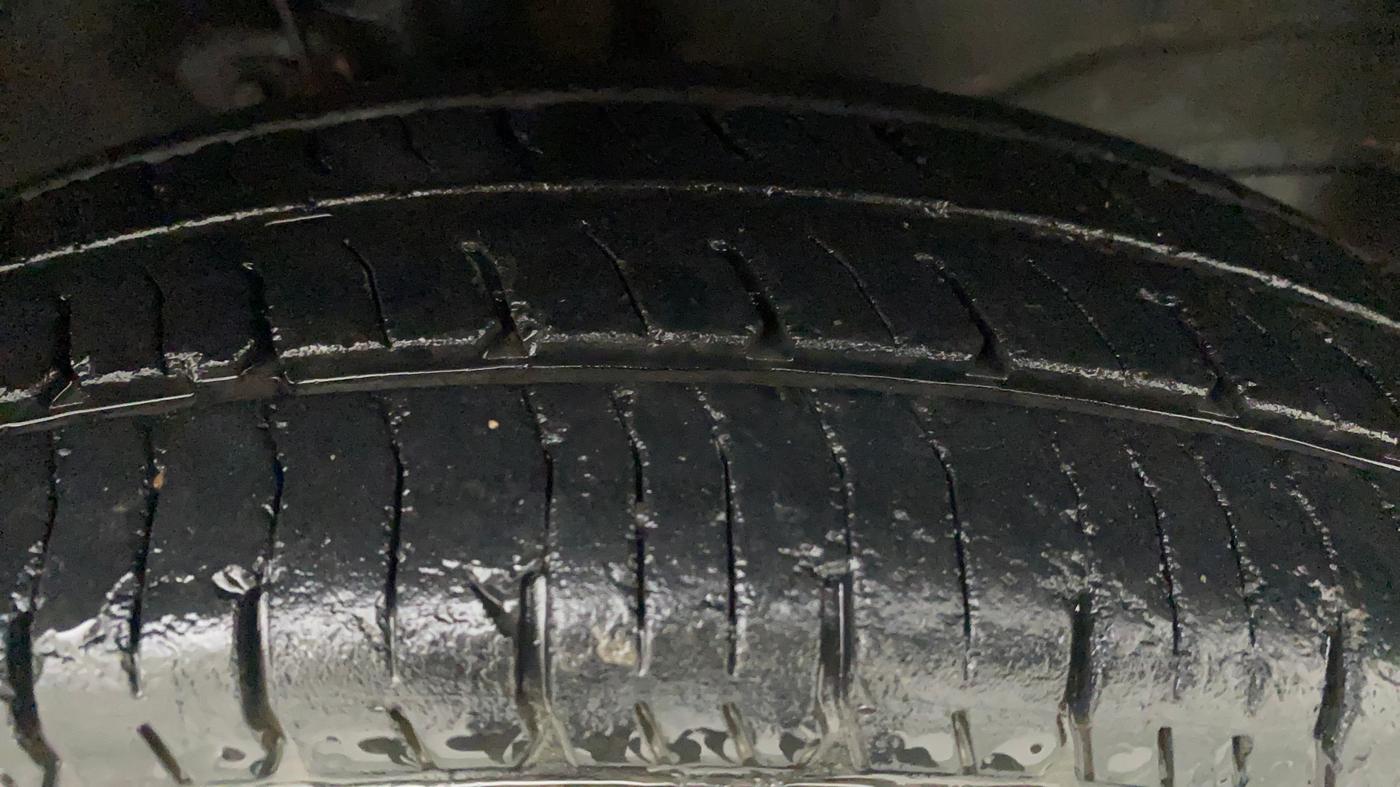 2018 Maruti Wagon R 1.0 LXI CNG, CNG, Manual, 66,027 km, Right Front Tyre Tread