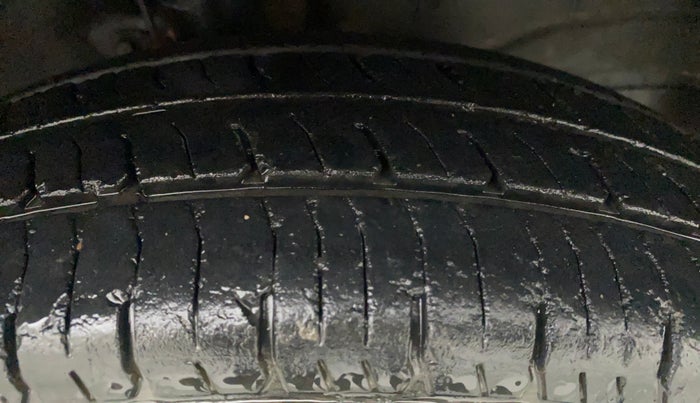 2018 Maruti Wagon R 1.0 LXI CNG, CNG, Manual, 66,027 km, Right Front Tyre Tread