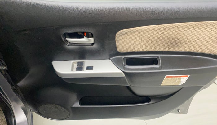 2018 Maruti Wagon R 1.0 LXI CNG, CNG, Manual, 66,027 km, Driver Side Door Panels Control