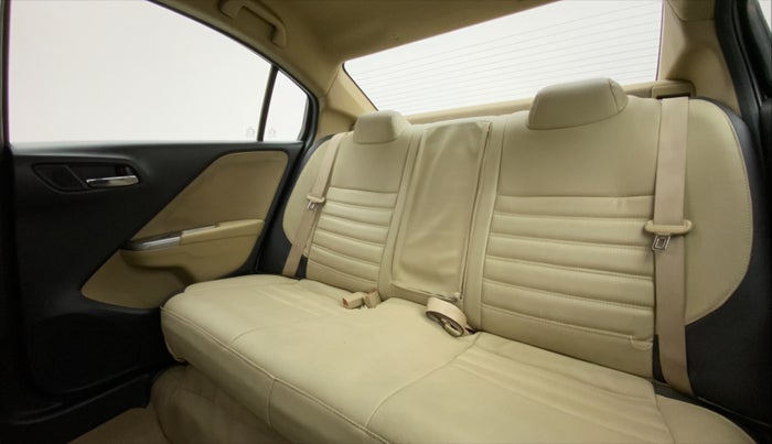 2015 Honda City 1.5L I-VTEC V MT, Petrol, Manual, 1,02,288 km, Right Side Rear Door Cabin