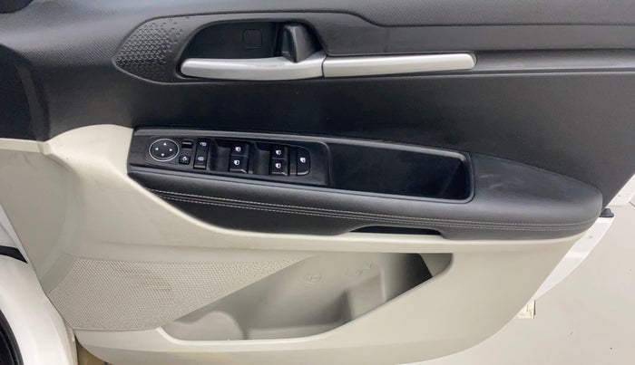 2021 KIA SONET HTX 1.0 IMT, Petrol, Manual, 61,612 km, Driver Side Door Panels Control