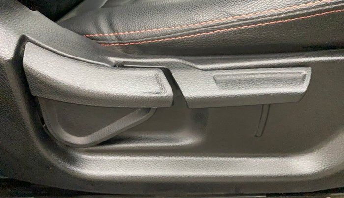 2021 KIA SONET HTX 1.0 IMT, Petrol, Manual, 61,612 km, Driver Side Adjustment Panel