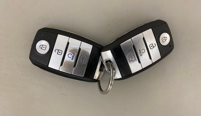 2021 KIA SONET HTX 1.0 IMT, Petrol, Manual, 61,612 km, Key Close Up