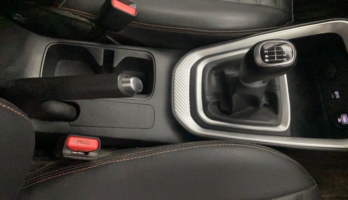 2021 KIA SONET HTX 1.0 IMT, Petrol, Manual, 61,612 km, Gear Lever