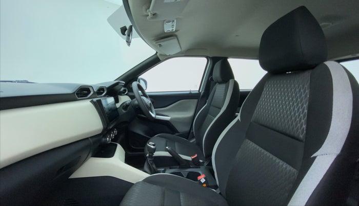 2021 Nissan MAGNITE XE 1.0 MT, Petrol, Manual, 17,784 km, Right Side Front Door Cabin