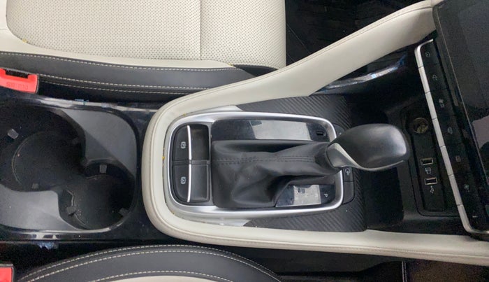 2023 MG ASTOR SHARP 1.5 CVT, Petrol, Automatic, 35,136 km, Gear Lever