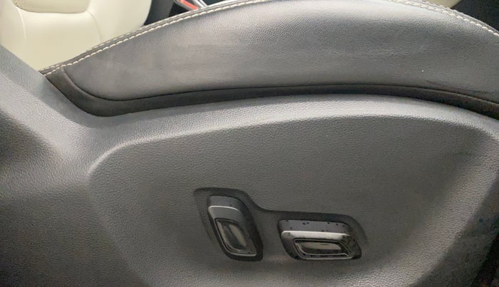 2023 MG ASTOR SHARP 1.5 CVT, Petrol, Automatic, 35,136 km, Driver Side Adjustment Panel