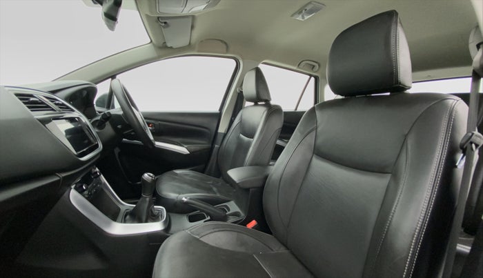 2018 Maruti S Cross ALPHA SHVS, Diesel, Manual, 50,354 km, Right Side Front Door Cabin