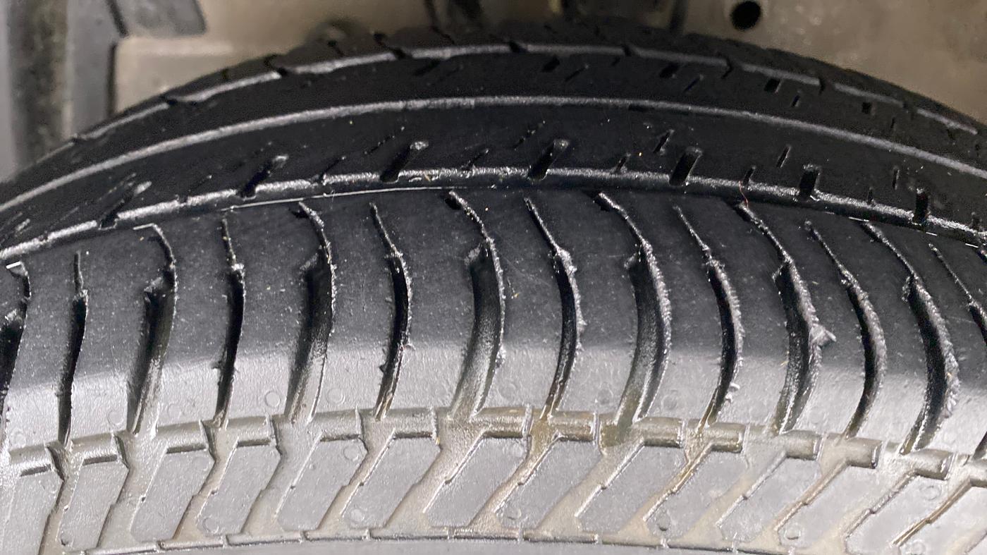 2017 Maruti Swift VXI OPT, Petrol, Manual, 24,078 km, Left Front Tyre Tread