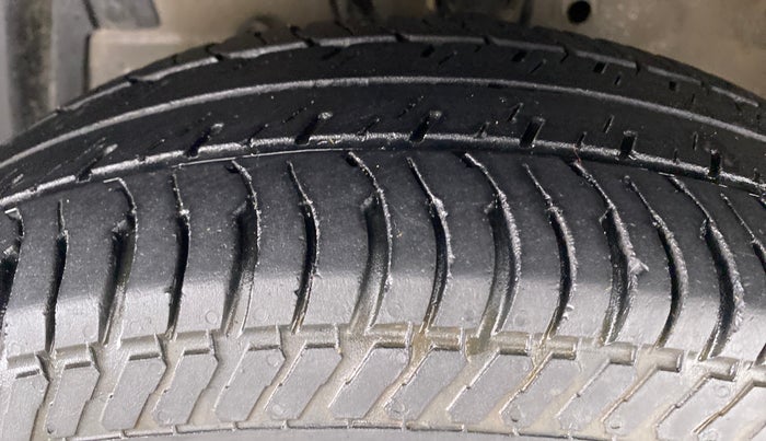 2017 Maruti Swift VXI OPT, Petrol, Manual, 24,078 km, Left Front Tyre Tread