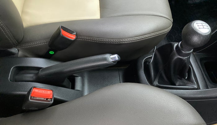 2017 Maruti Swift VXI OPT, Petrol, Manual, 24,078 km, Gear Lever