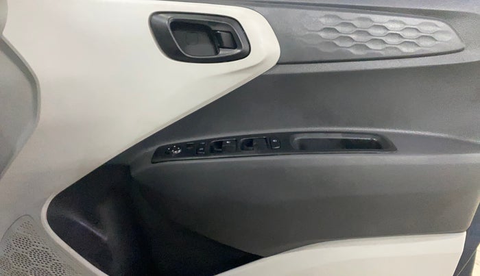 2022 Hyundai GRAND I10 NIOS MAGNA 1.2 KAPPA VTVT, Petrol, Manual, 17,674 km, Driver Side Door Panels Control