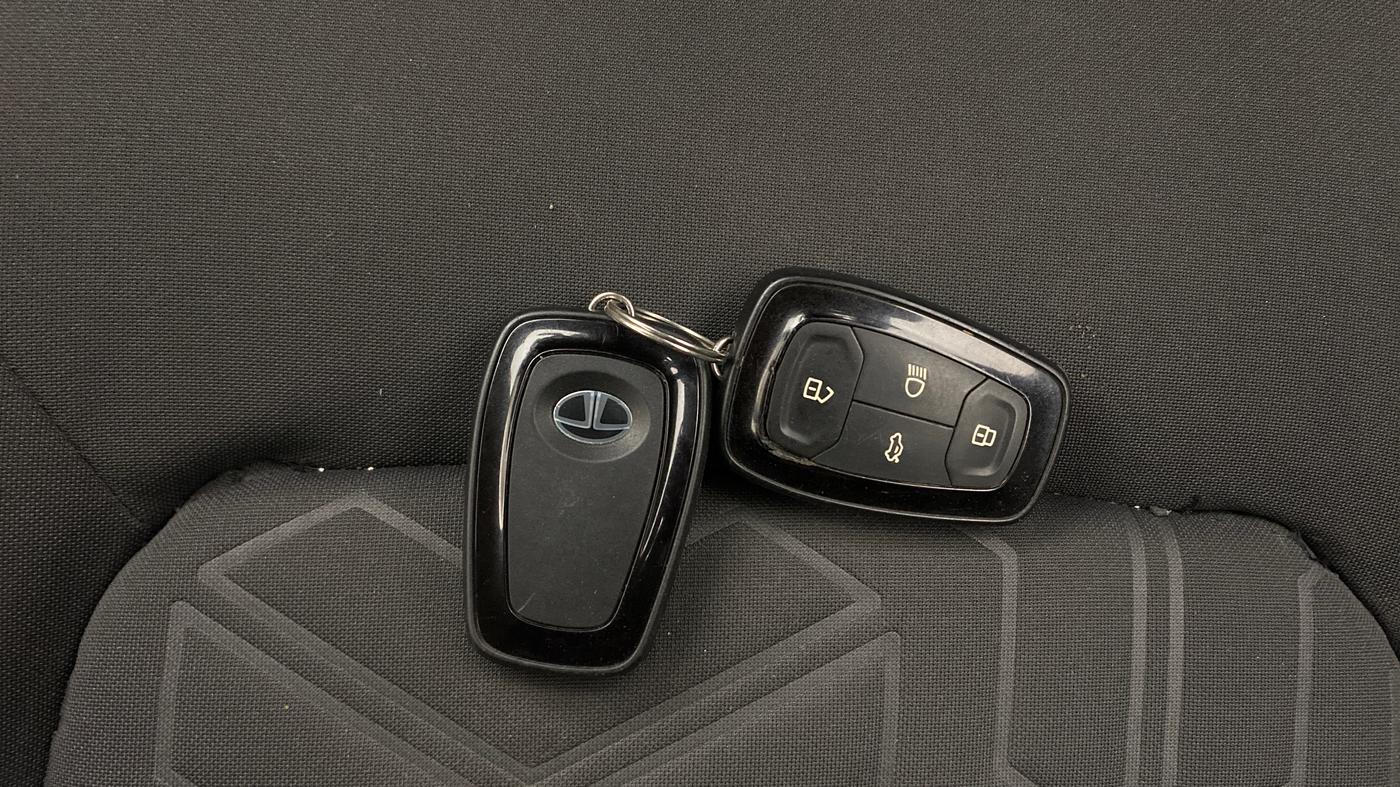 2020 Tata NEXON XZ PLUS PETROL, Petrol, Manual, 86,303 km, Key Close Up