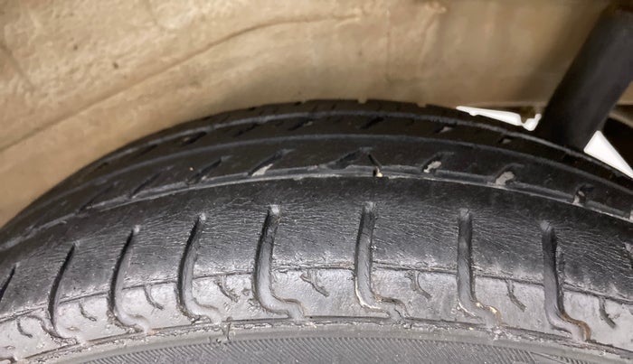 2011 Maruti Wagon R 1.0 VXI, Petrol, Manual, 83,001 km, Left Rear Tyre Tread