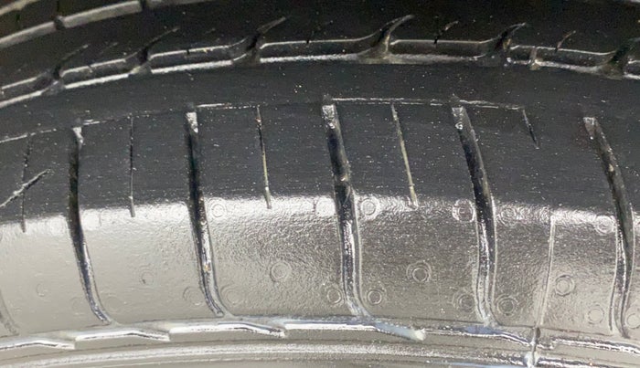 2021 Nissan MAGNITE XV PREMIUM, Petrol, Manual, 69,616 km, Left Rear Tyre Tread