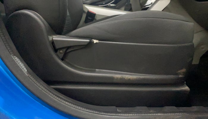 2018 Tata NEXON XM PETROL, Petrol, Manual, 42,617 km, Driver Side Adjustment Panel