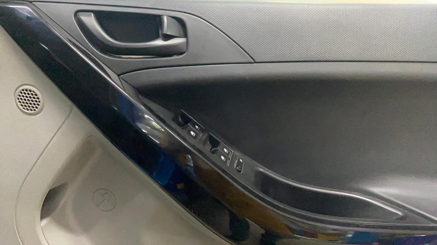 2018 Tata NEXON XM PETROL, Petrol, Manual, 42,617 km, Driver Side Door Panels Control