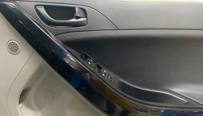 2018 Tata NEXON XM PETROL, Petrol, Manual, 42,617 km, Driver Side Door Panels Control