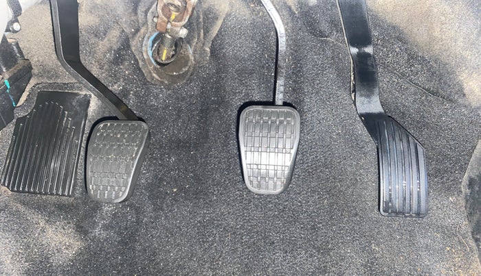 2018 Tata NEXON XM PETROL, Petrol, Manual, 42,617 km, Pedals