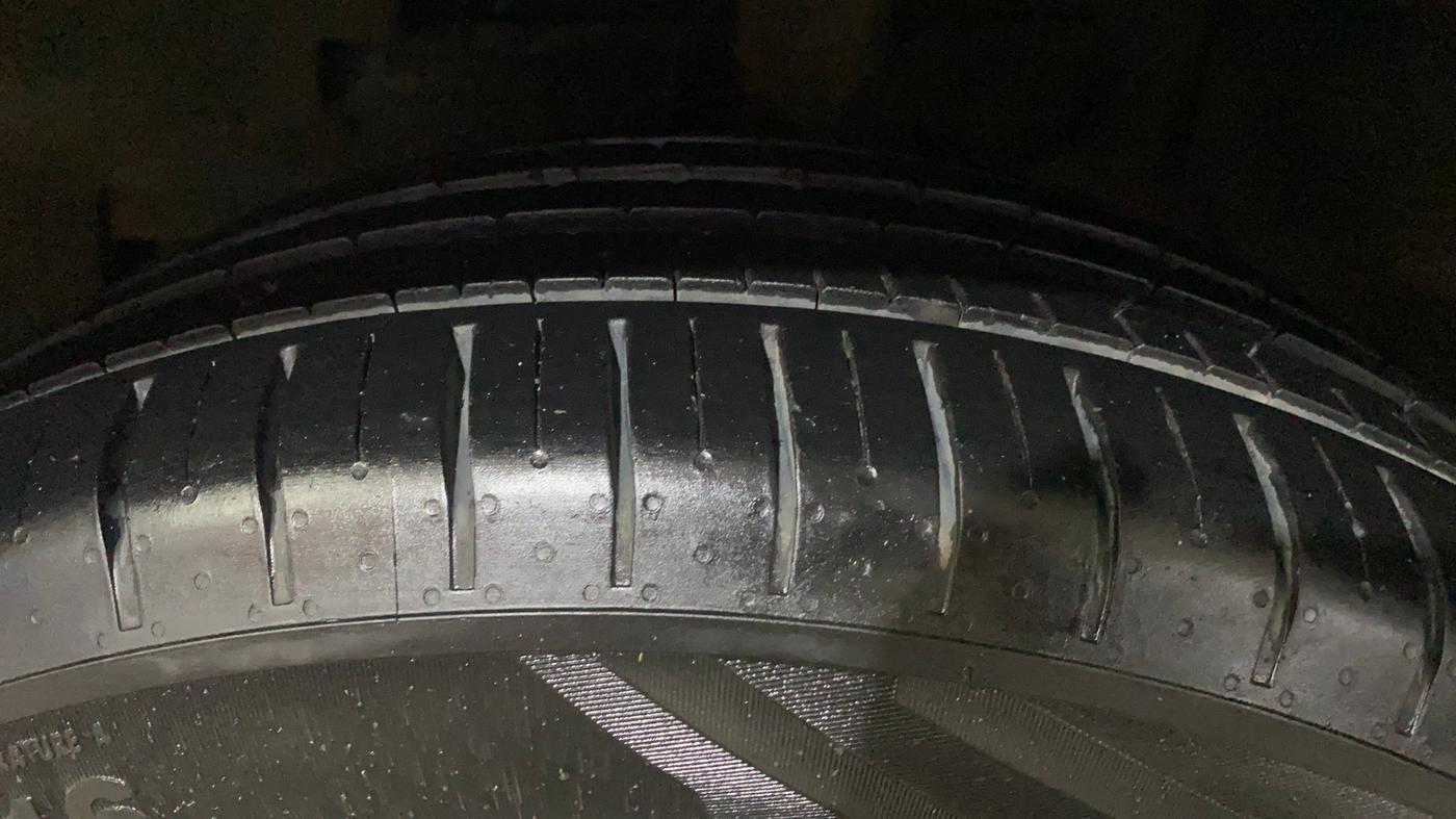 2018 Tata NEXON XM PETROL, Petrol, Manual, 42,617 km, Left Front Tyre Tread