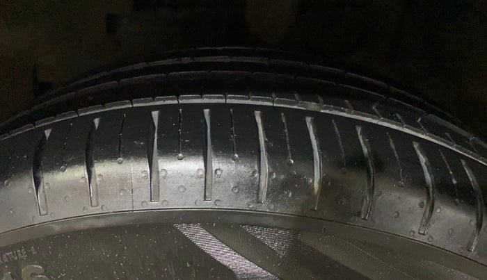 2018 Tata NEXON XM PETROL, Petrol, Manual, 42,617 km, Left Front Tyre Tread