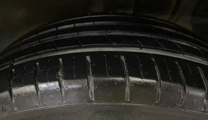 2018 Tata NEXON XM PETROL, Petrol, Manual, 42,617 km, Left Rear Tyre Tread