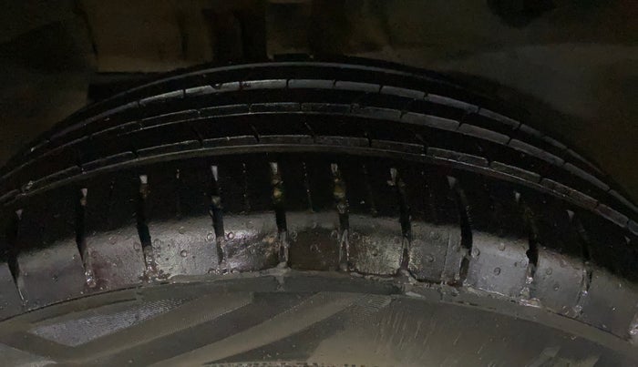 2018 Tata NEXON XM PETROL, Petrol, Manual, 42,617 km, Right Rear Tyre Tread