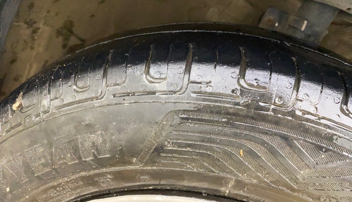 2017 Maruti Dzire VXI, Petrol, Manual, 91,710 km, Right Front Tyre Tread