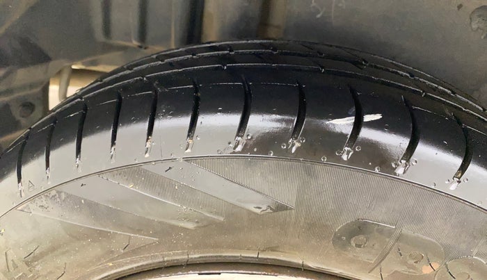 2017 Maruti Dzire VXI, Petrol, Manual, 91,710 km, Right Rear Tyre Tread