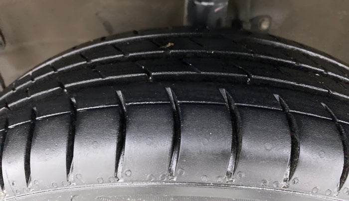 2014 Maruti Wagon R Stingray VXI, Petrol, Manual, 20,228 km, Left Front Tyre Tread