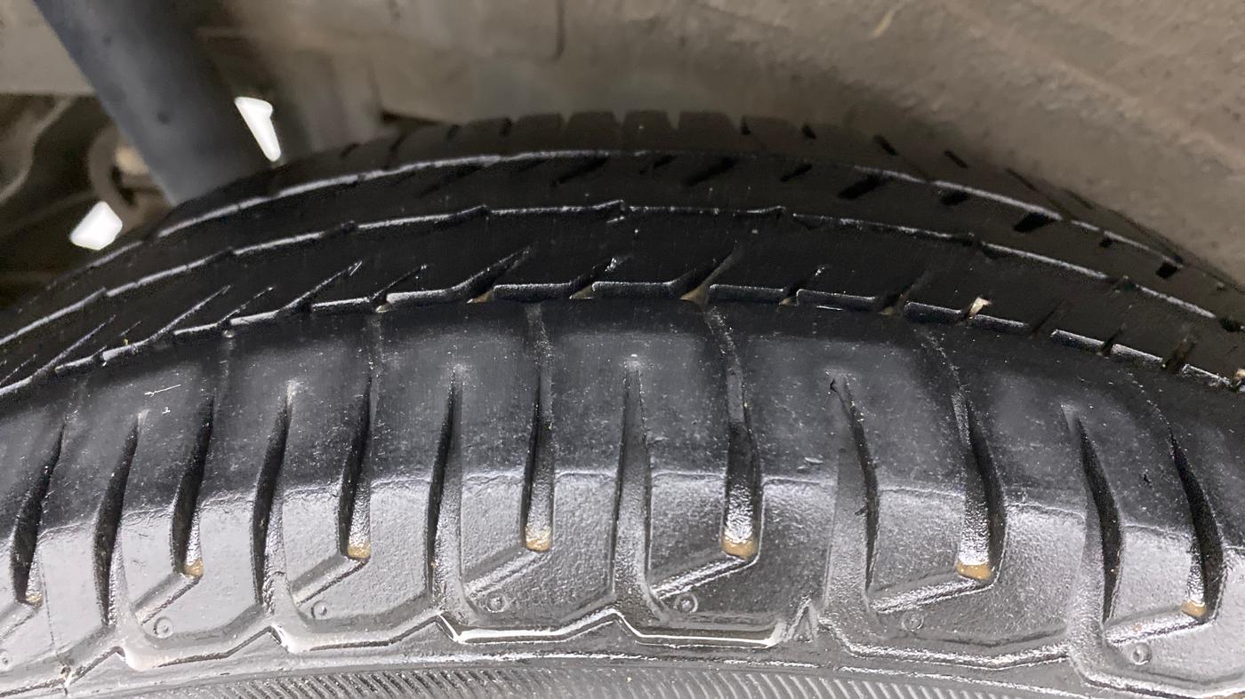 2014 Maruti Wagon R Stingray VXI, Petrol, Manual, 20,228 km, Right Rear Tyre Tread