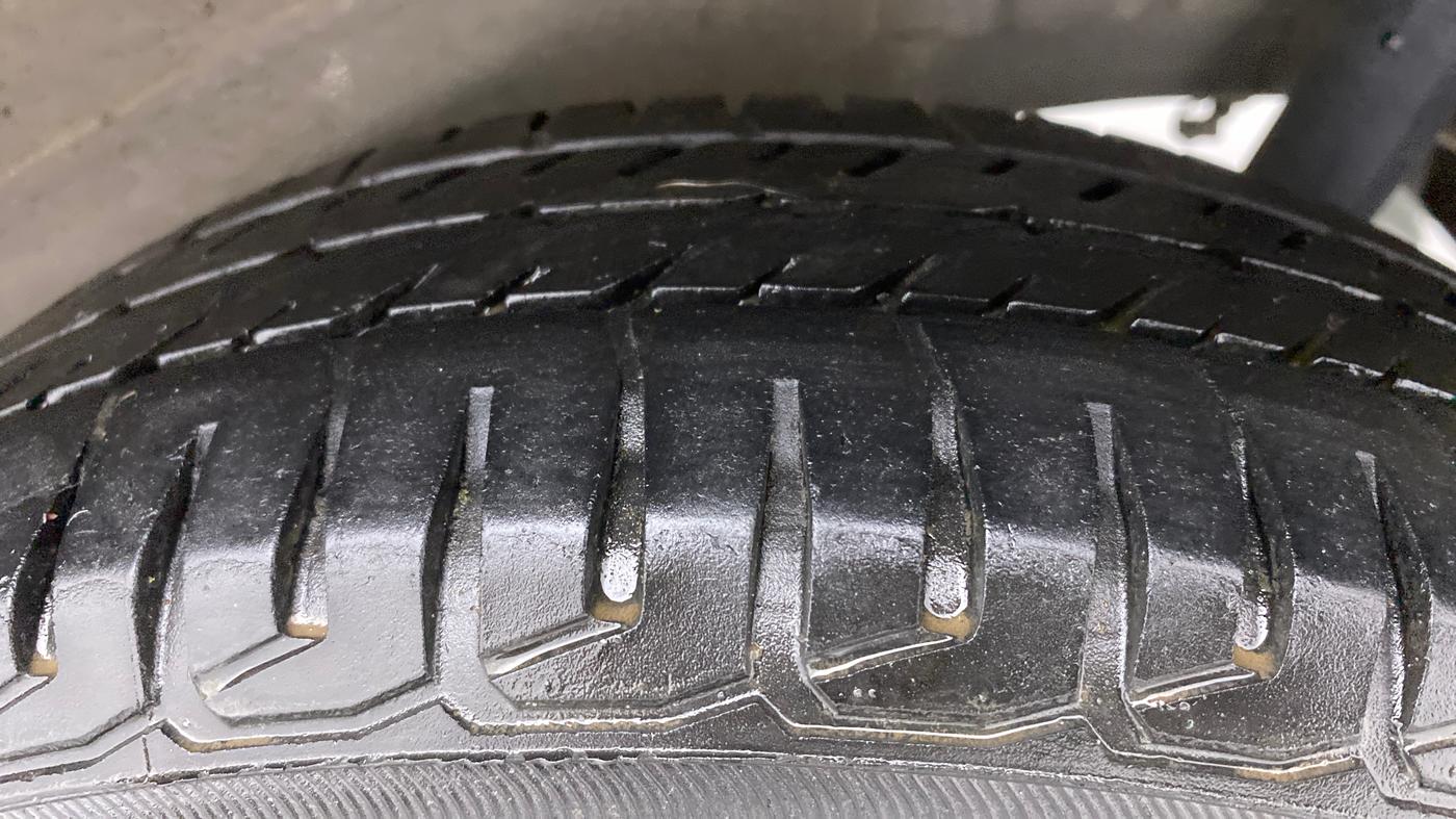 2014 Maruti Wagon R Stingray VXI, Petrol, Manual, 20,228 km, Left Rear Tyre Tread