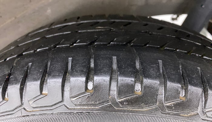 2014 Maruti Wagon R Stingray VXI, Petrol, Manual, 20,228 km, Left Rear Tyre Tread