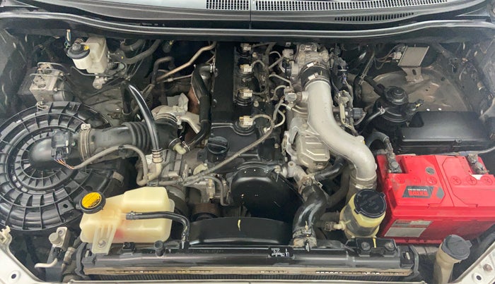 2012 Toyota Innova 2.5 GX 8 STR BS IV, Diesel, Manual, 1,06,630 km, Engine Bonet View