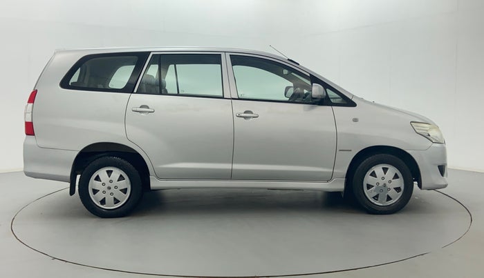 2012 Toyota Innova 2.5 GX 8 STR BS IV, Diesel, Manual, 1,06,630 km, Right Side View