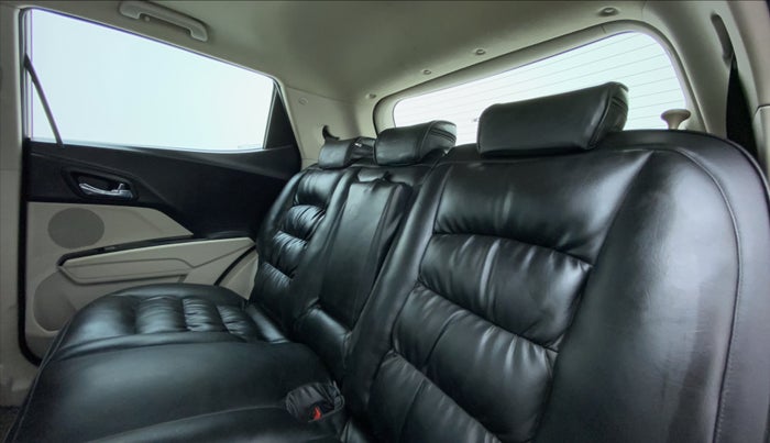 2021 Mahindra XUV300 W8(O), Diesel, Manual, 68,093 km, Right Side Rear Door Cabin