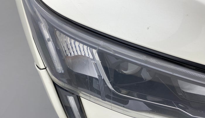 2021 Mahindra XUV300 W8(O), Diesel, Manual, 68,093 km, Right headlight - Minor scratches