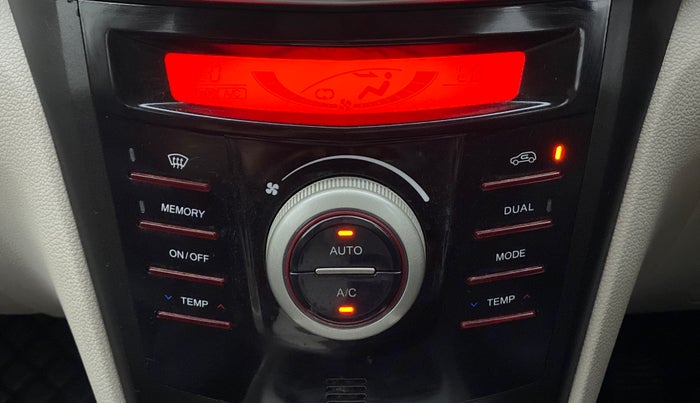 2021 Mahindra XUV300 W8(O), Diesel, Manual, 68,093 km, Automatic Climate Control