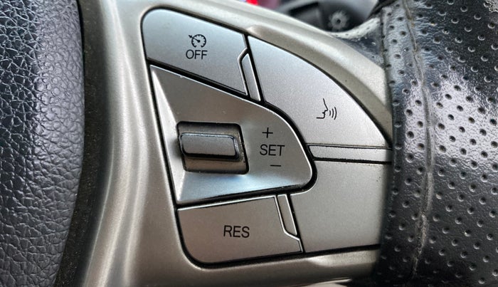2021 Mahindra XUV300 W8(O), Diesel, Manual, 68,093 km, Adaptive Cruise Control
