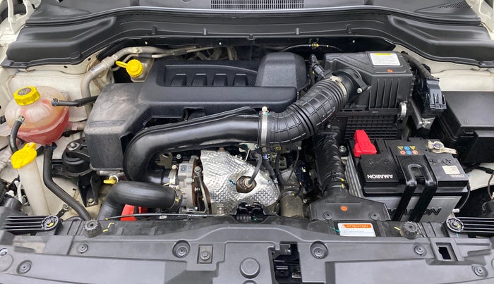 2021 Mahindra XUV300 W8(O), Diesel, Manual, 68,093 km, Open Bonet